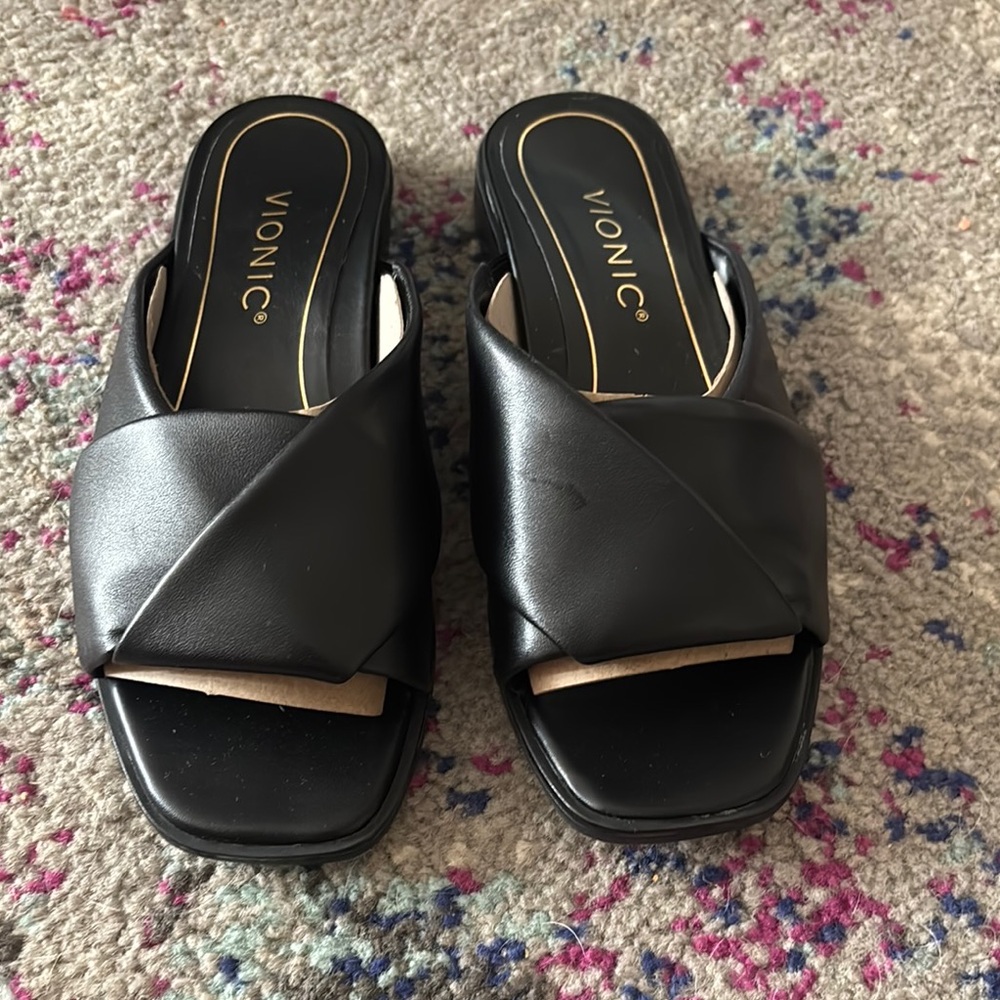 Vionic Women's Black Slide Sandals